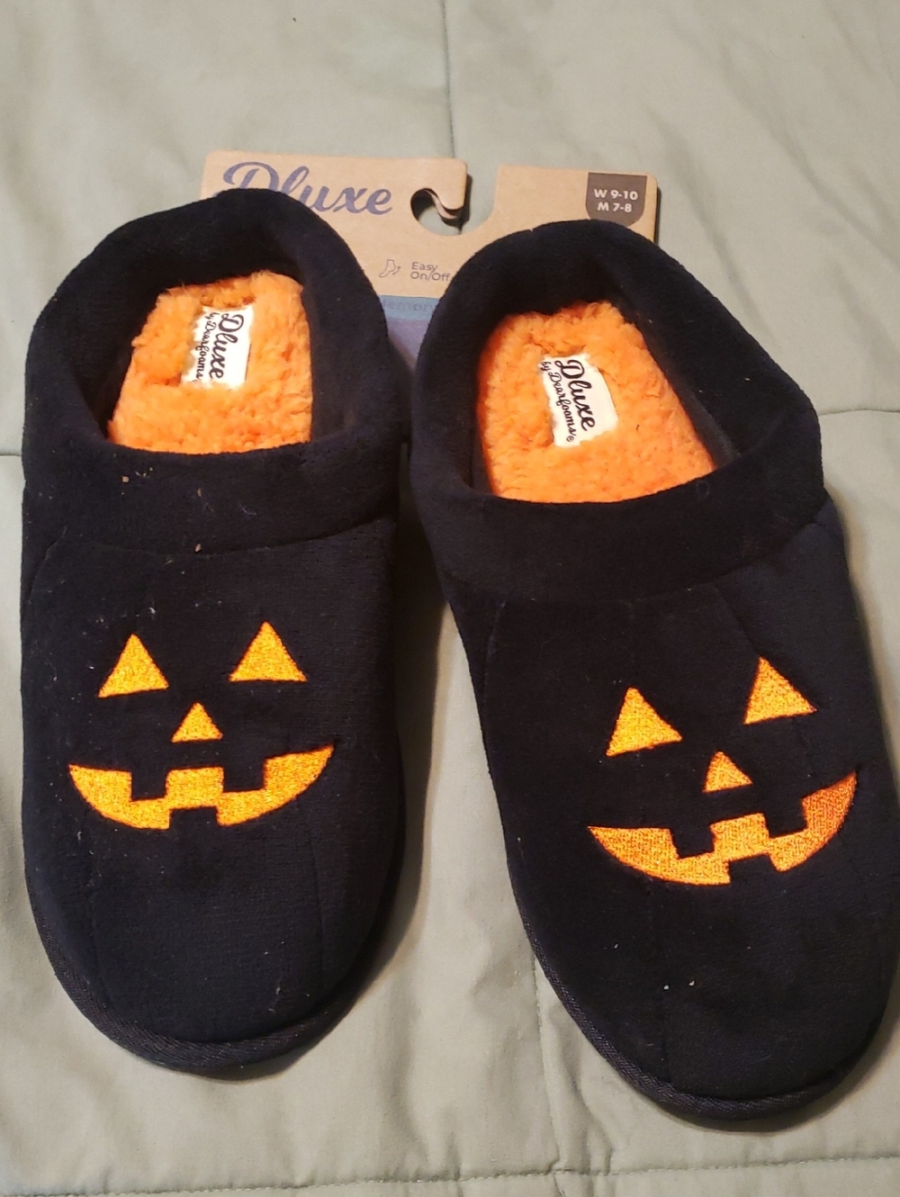 dearfoams Black Slip-On Slippers with Orange Jack-O'-Lantern Faces